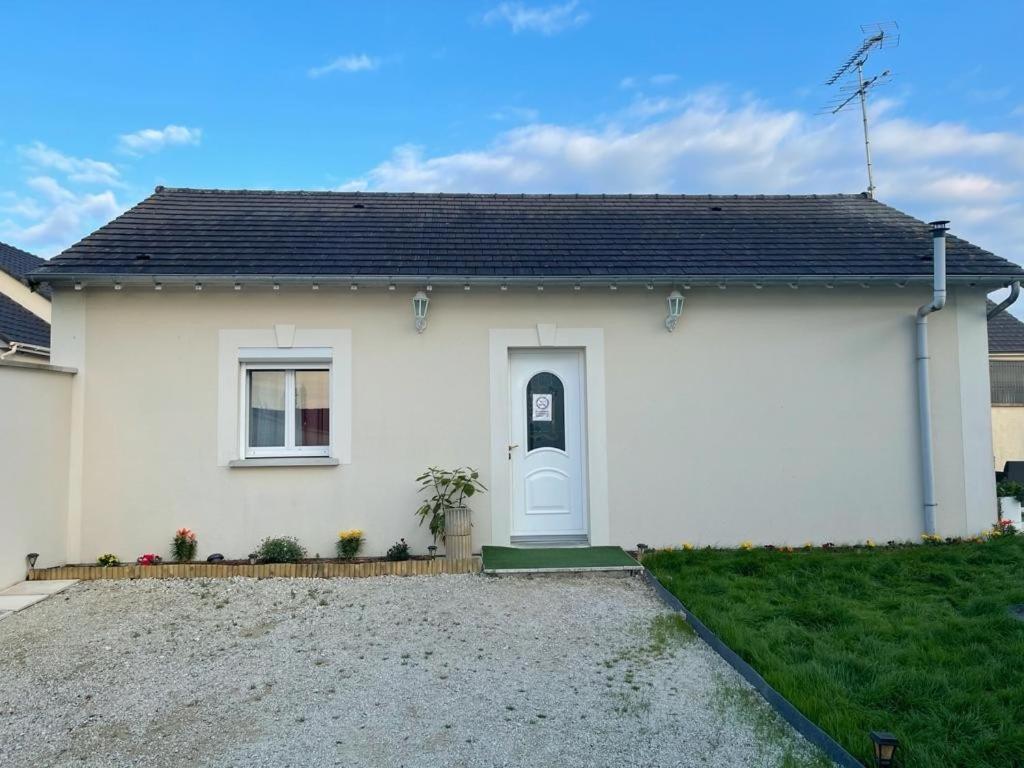 Charmante Maison Au Calme Sainte-Maure Exterior foto
